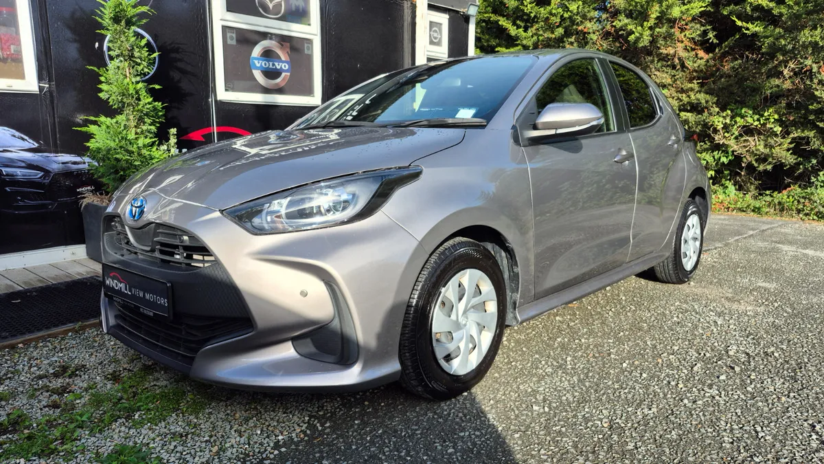 Toyota Yaris 1.5 Hybrid Automatic 2022 - Image 3