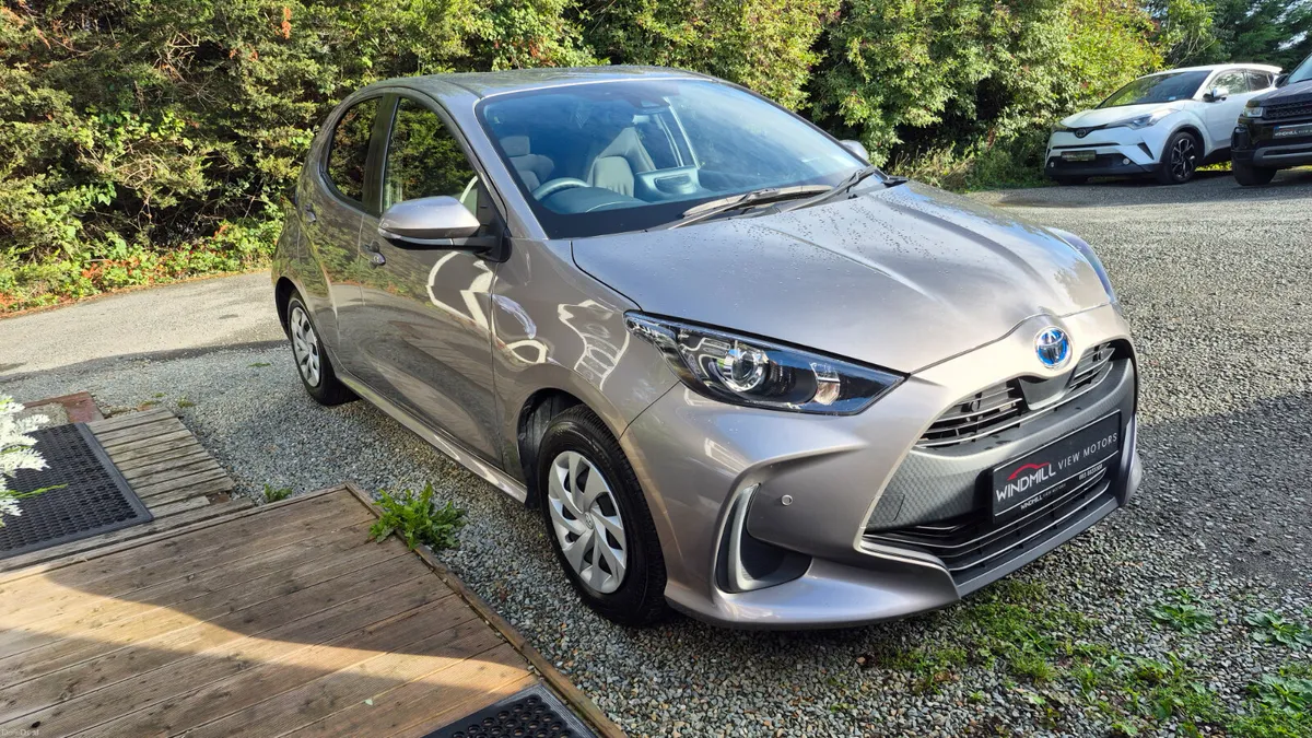 Toyota Yaris 1.5 Hybrid Automatic 2022 - Image 2