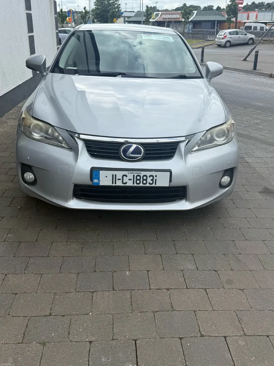 Lexus ct 200h hybrid - Image 2