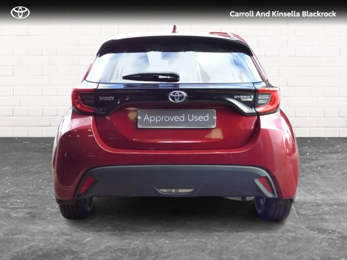 Toyota Yaris Hybrid Luna Sport - Image 4