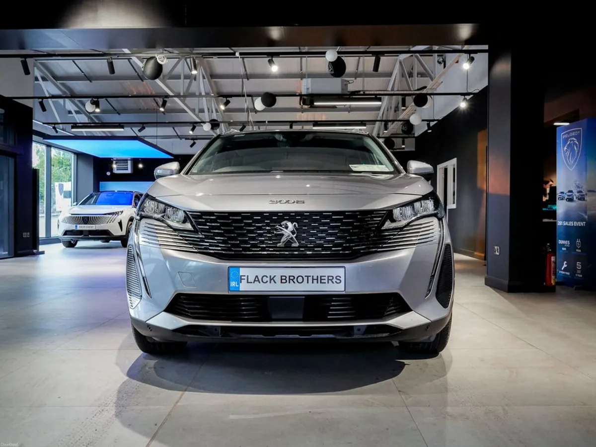 Peugeot 3008 Allure HYBRID2 PHEV 225bhp Auto - Image 2