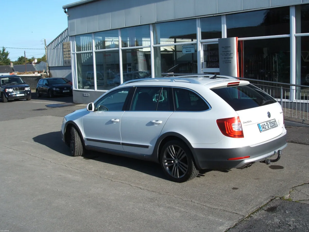 Skoda Superb 2.0 TDI CR 4X4 LE TOUR DE FRANCE - Image 2