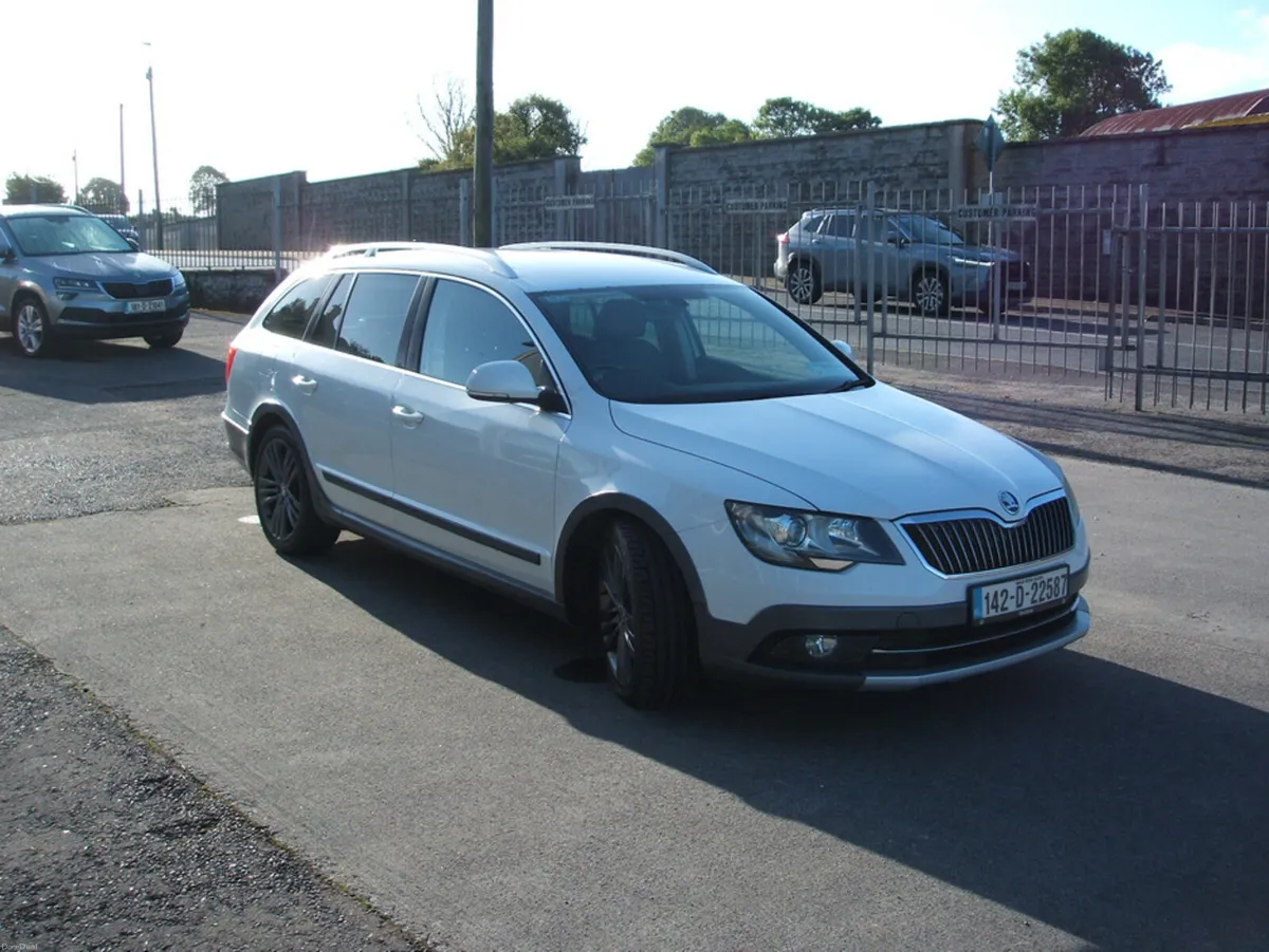 Skoda Superb 2.0 TDI CR 4X4 LE TOUR DE FRANCE - Image 6