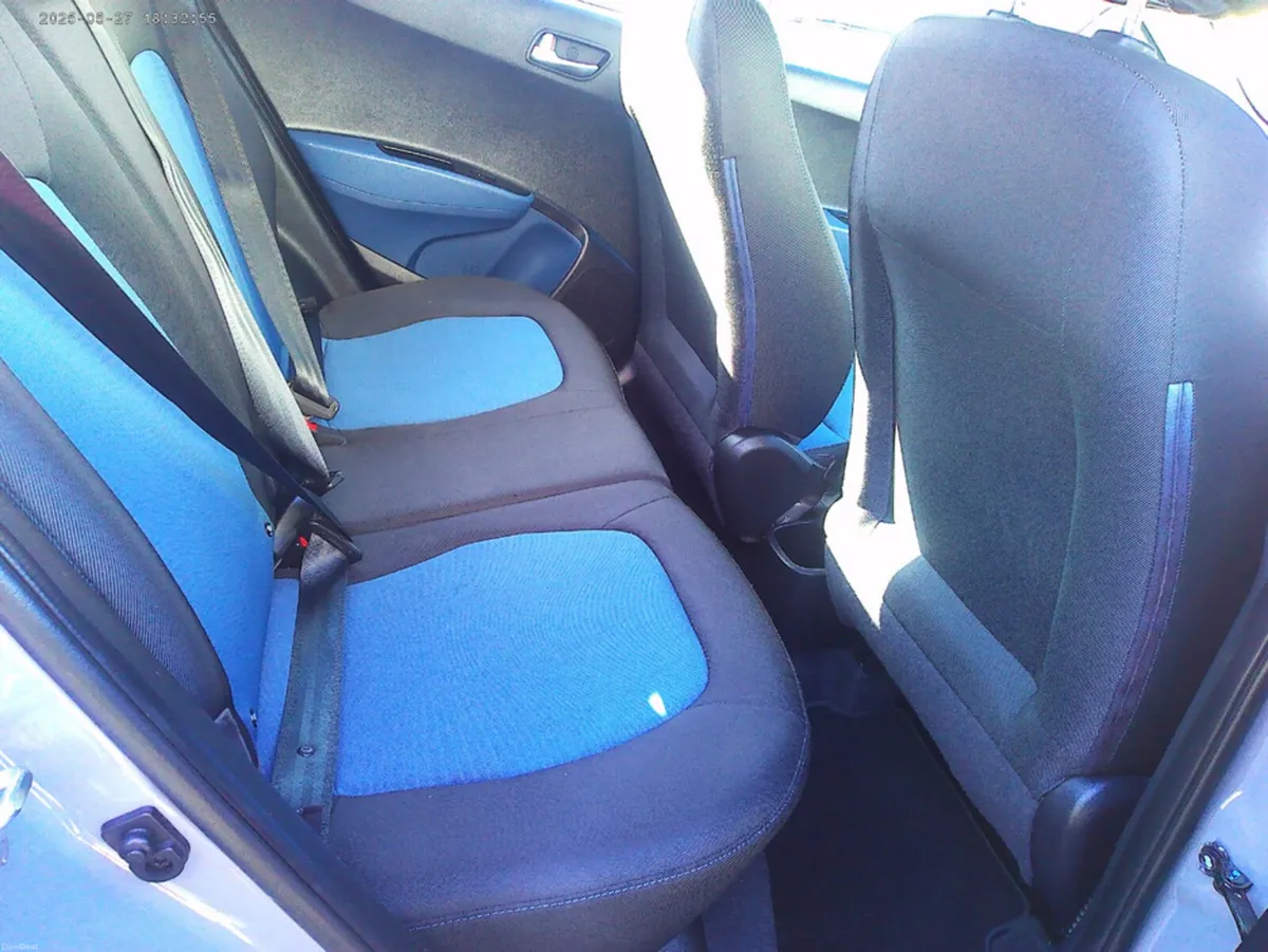 Hyundai i10 1.0 PETROL PREMIUM 5DR - Image 6