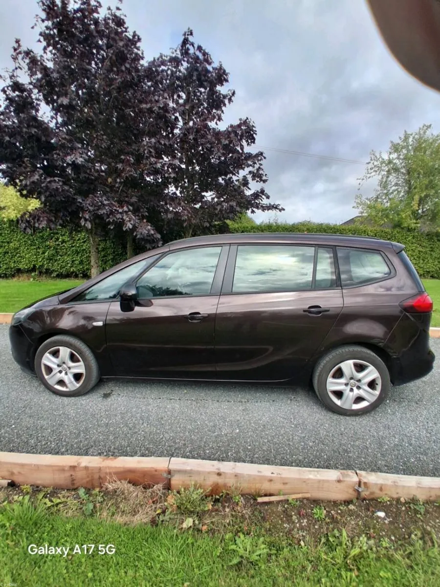 Car - Image 4