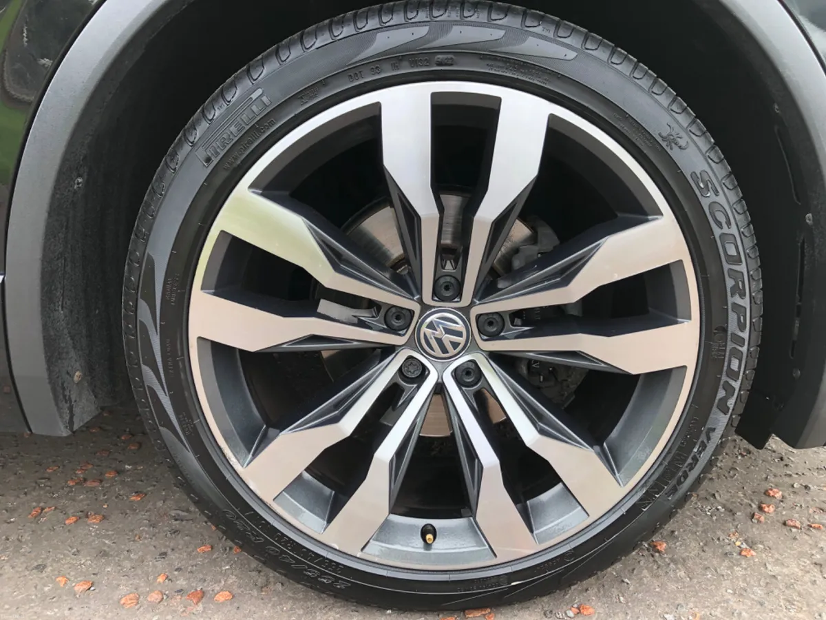 2020 Volkswagen Tiguan 2.0 TDI R-Line DSG Auto - Image 6