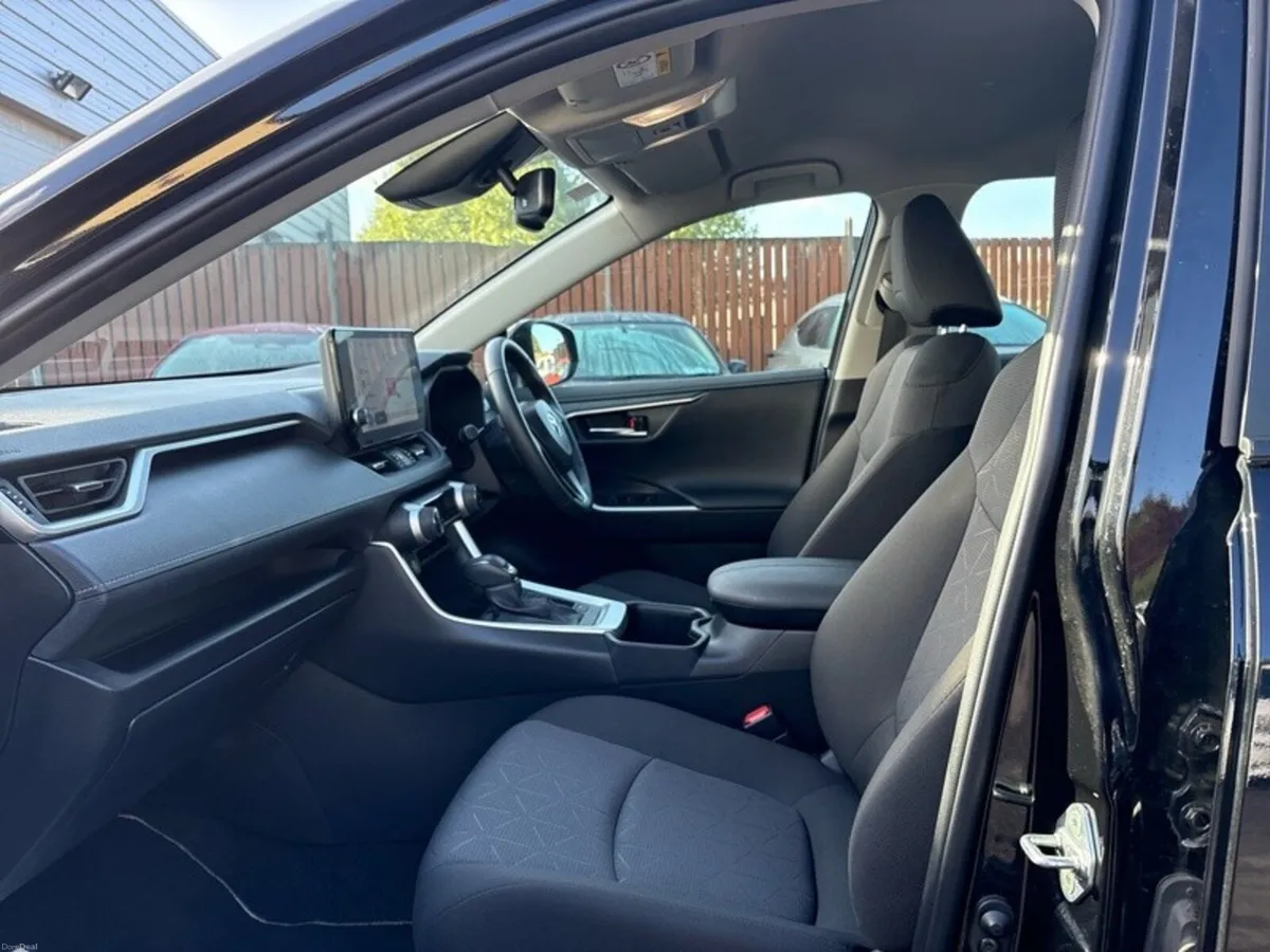 Toyota RAV4 RAV4 HYBRID LUNA 4DR AUTO *ORIGINAL IR - Image 6