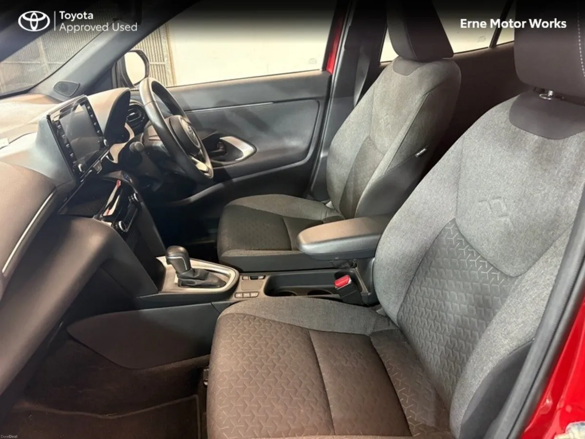 Toyota Yaris Cross YARIS CROSS LUNA SPORT - Image 6