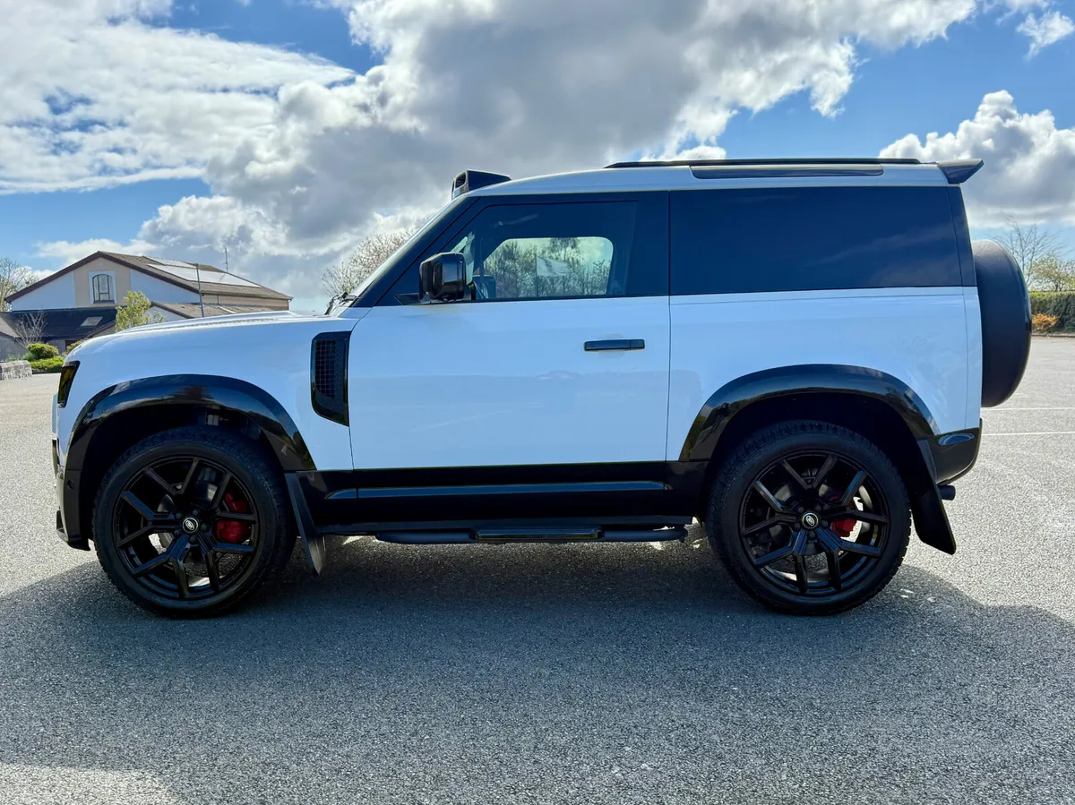 2021 Land Rover Defender HARD TOP AUTO 3 SEATS - Image 5