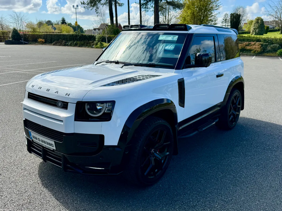 2021 Land Rover Defender HARD TOP AUTO 3 SEATS - Image 6
