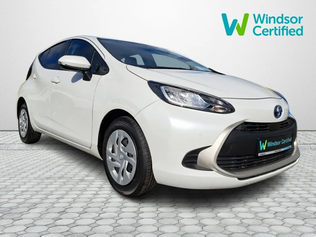 Toyota Aqua G HYBRID AUTO - Image 1
