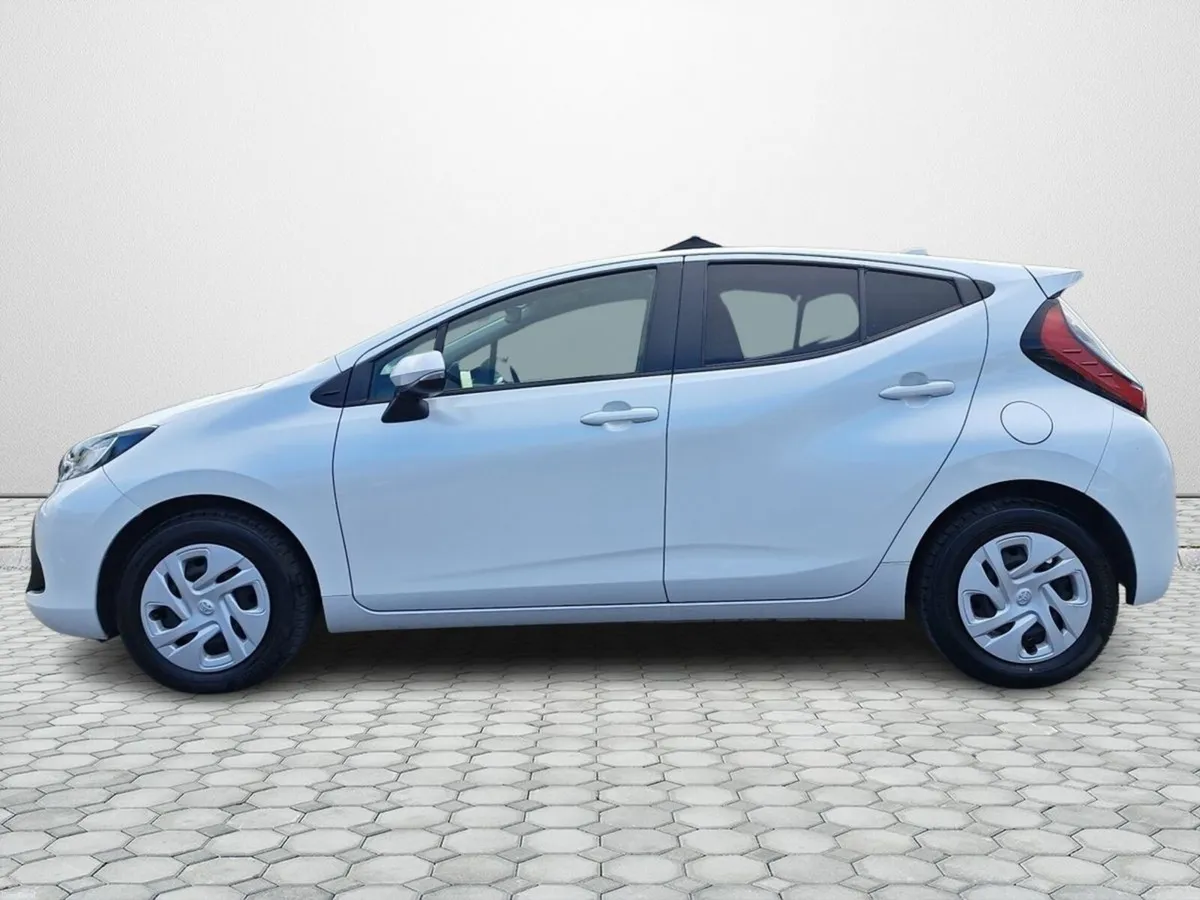 Toyota Aqua G HYBRID AUTO - Image 5