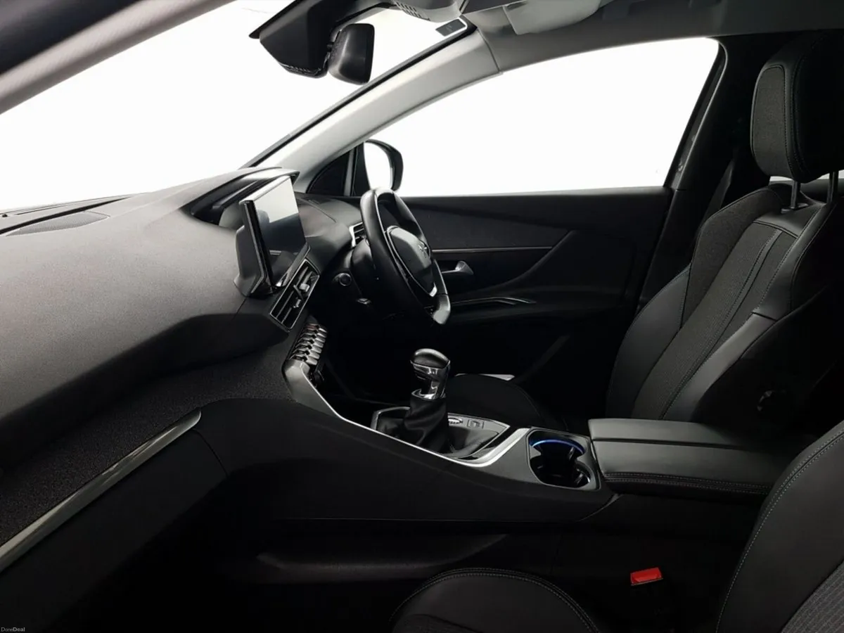Peugeot 3008 1.2 PureTech 130bhp Allure - Image 4