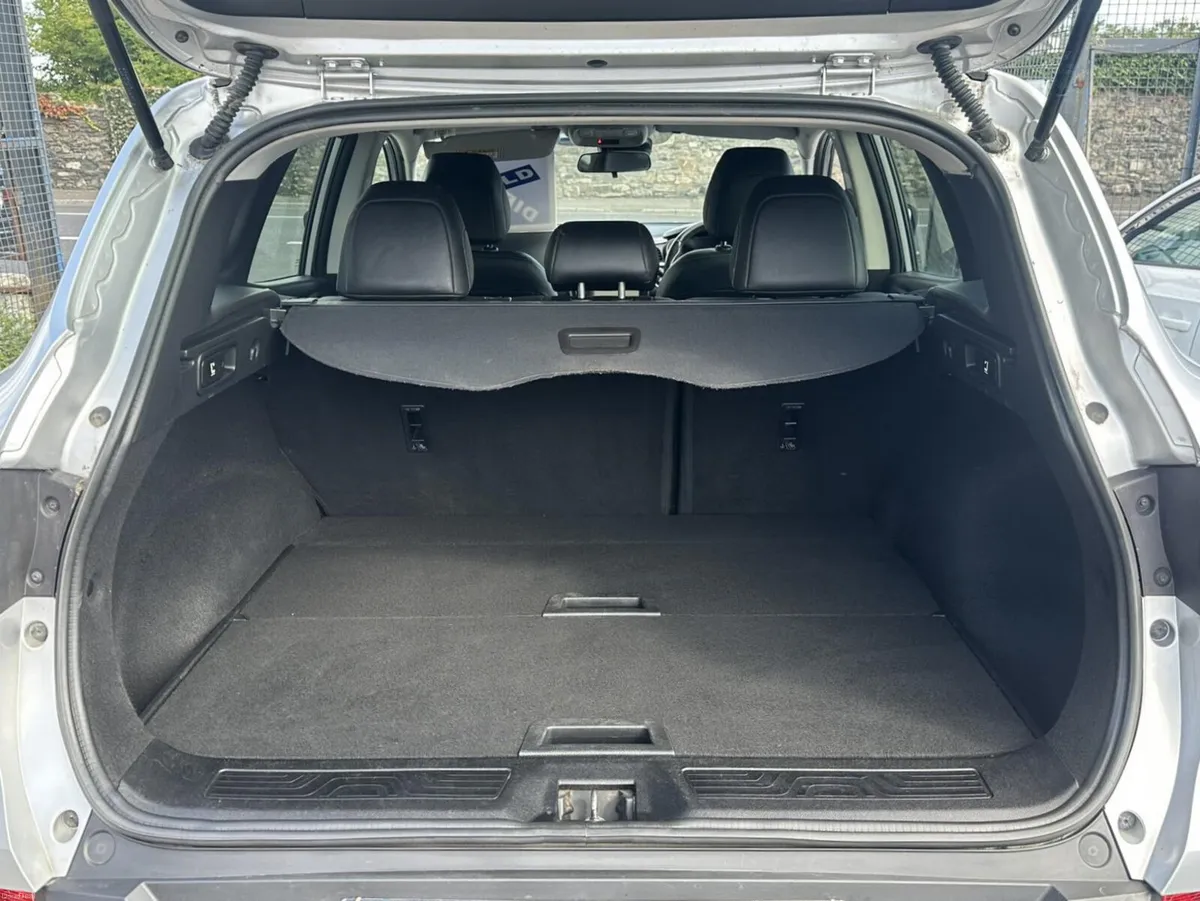 2017 Renault Kadjar LOW MILEAGE - Image 5