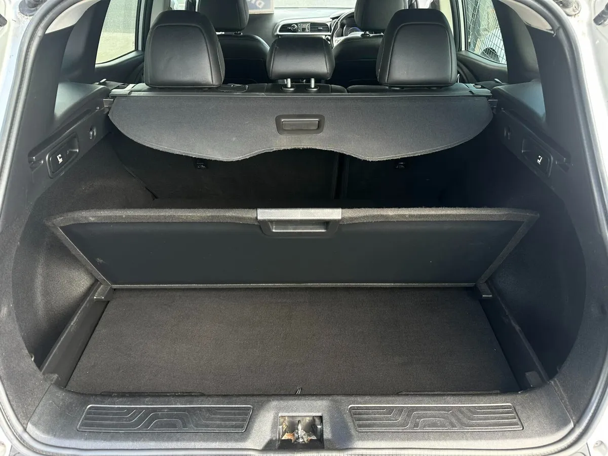 2017 Renault Kadjar LOW MILEAGE - Image 6
