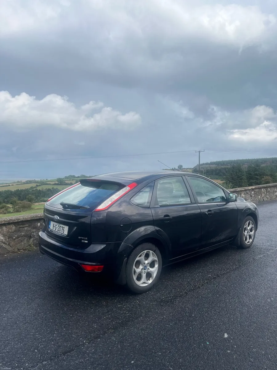 Ford Focus 2011 - Image 2