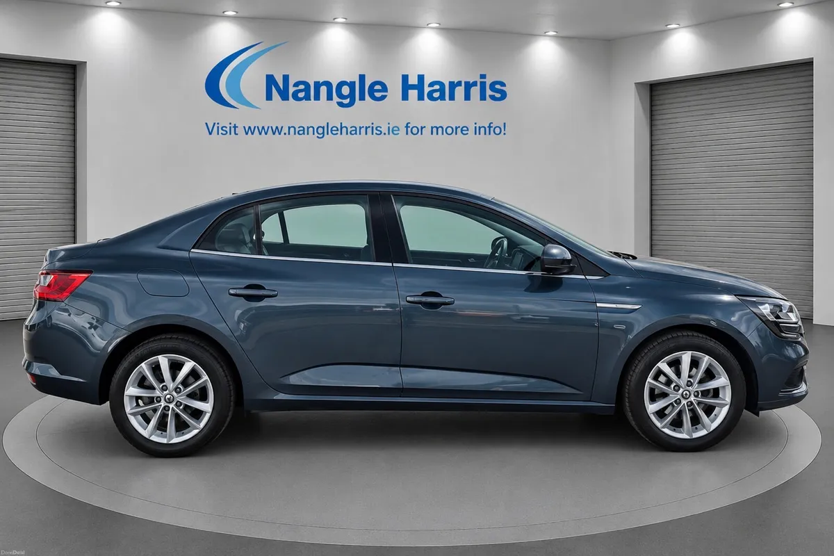 Renault Megane ONE OWNER. LOW KMS. - Image 6