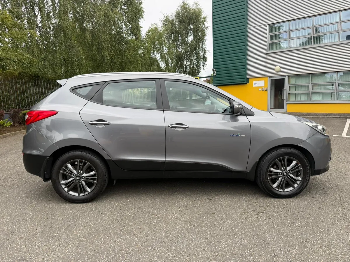 Hyundai ix35 1.7D Executive - Image 3