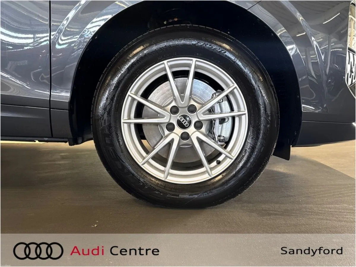 Audi Q3 E-HYBRID 270HP S-T SE - Image 6