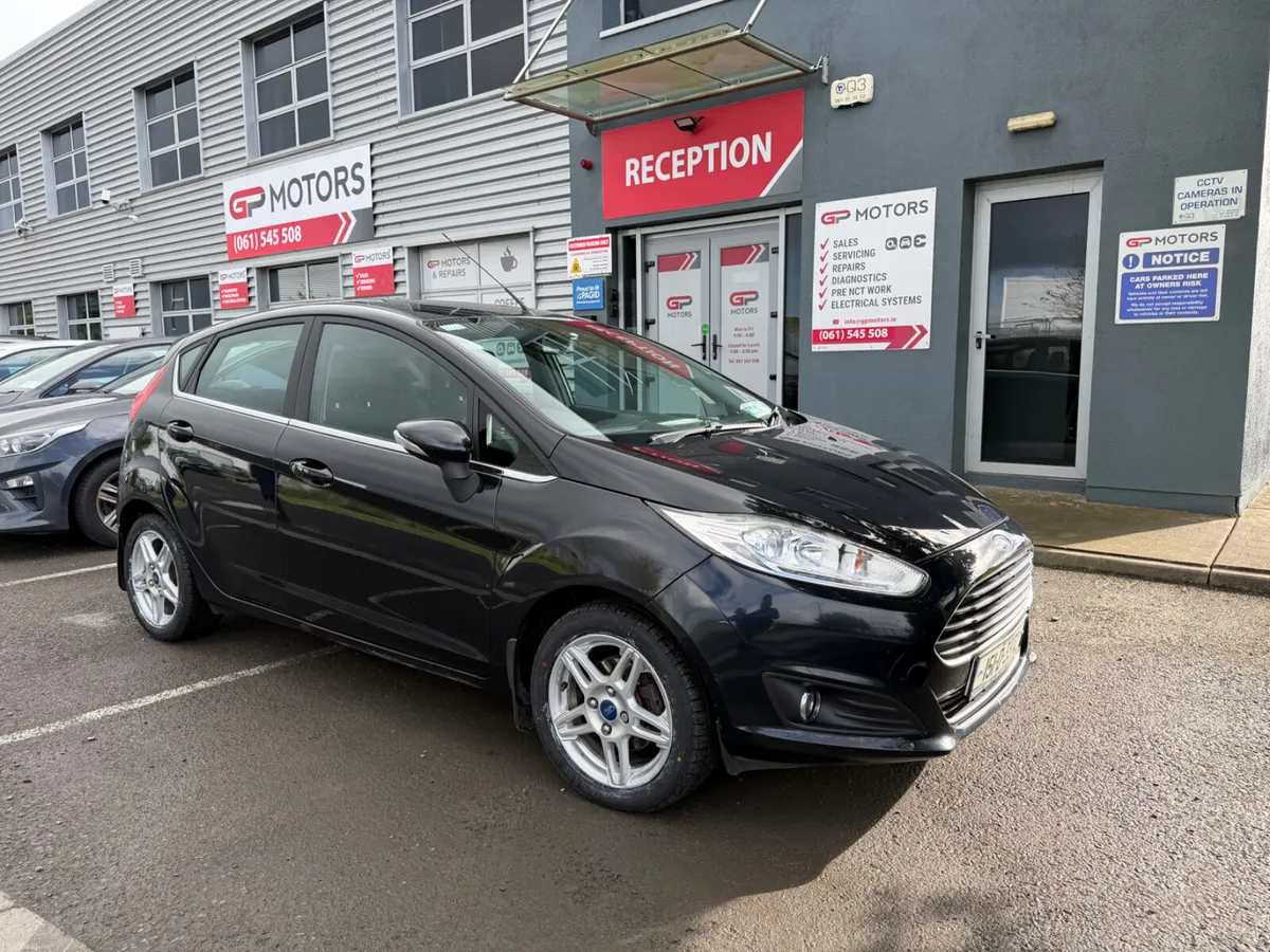 Ford Fiesta 2015 - Image 2
