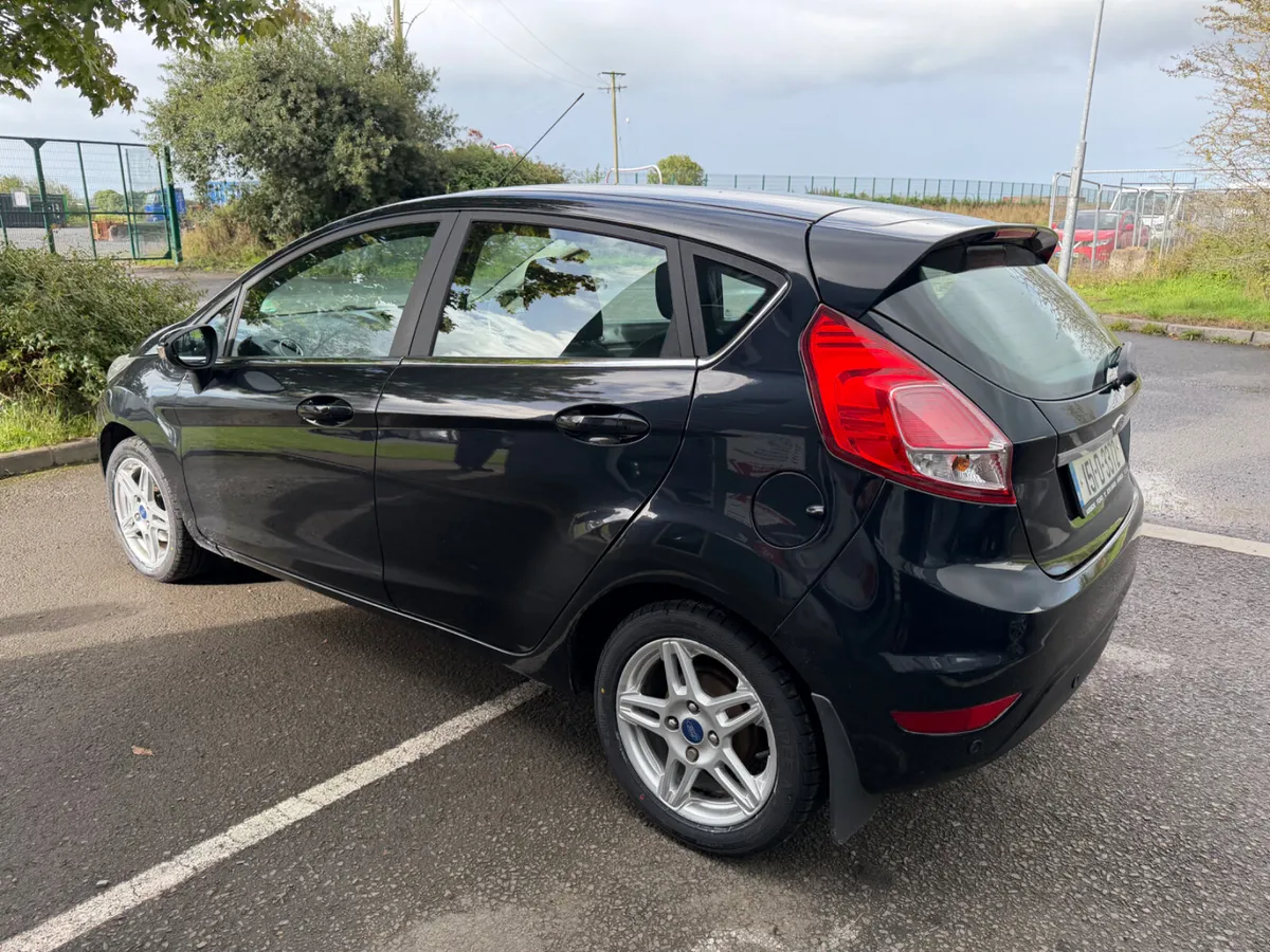 Ford Fiesta 2015 - Image 6