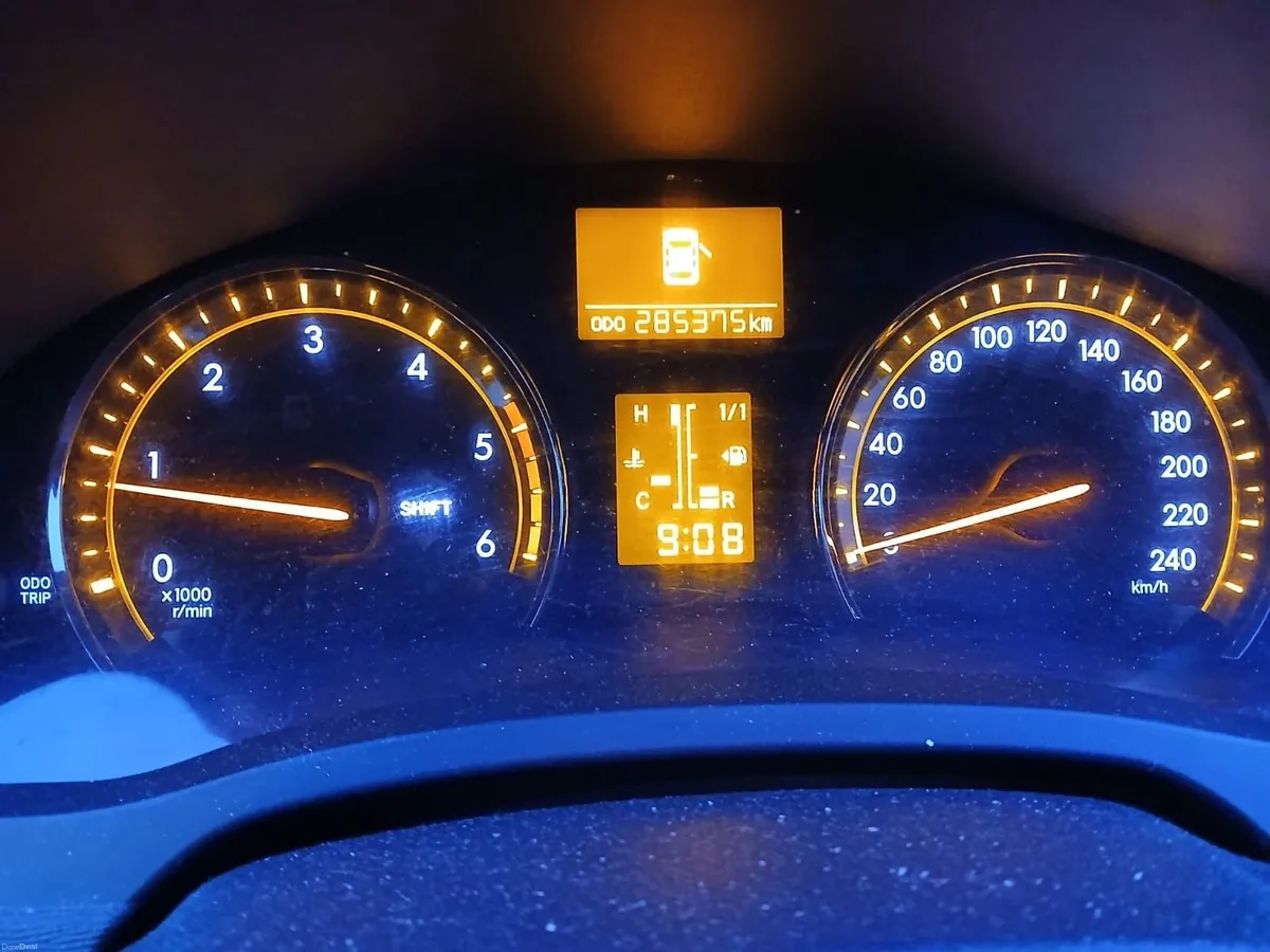 Toyota Avensis 2009 - Image 4