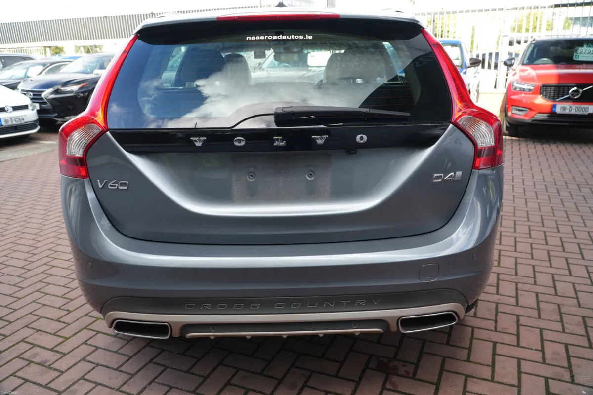 2018 VOLVO V60 CROSS COUNTRY - Image 5