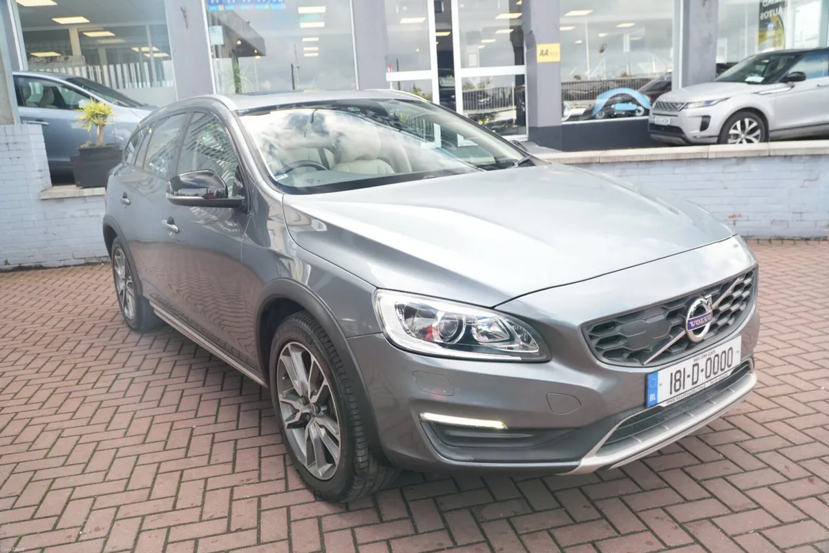 2018 VOLVO V60 CROSS COUNTRY - Image 1