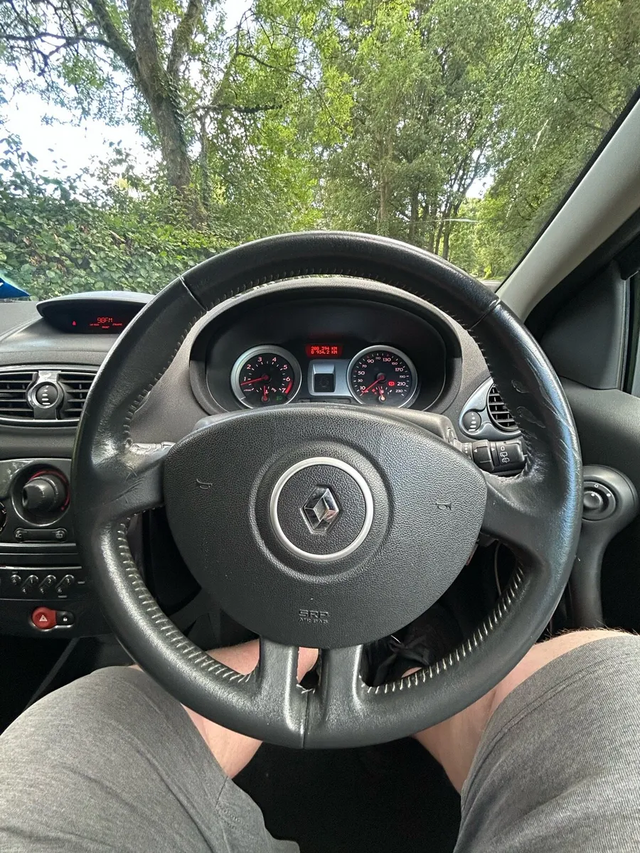 Renault Clio - Image 6
