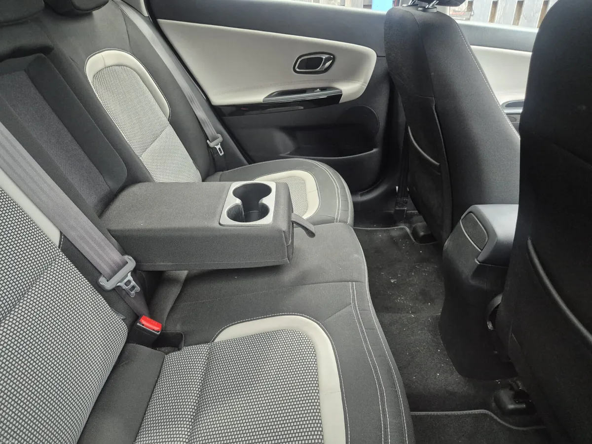 Stunning Kia Ceed 2013 AUTOMATIC - Image 5