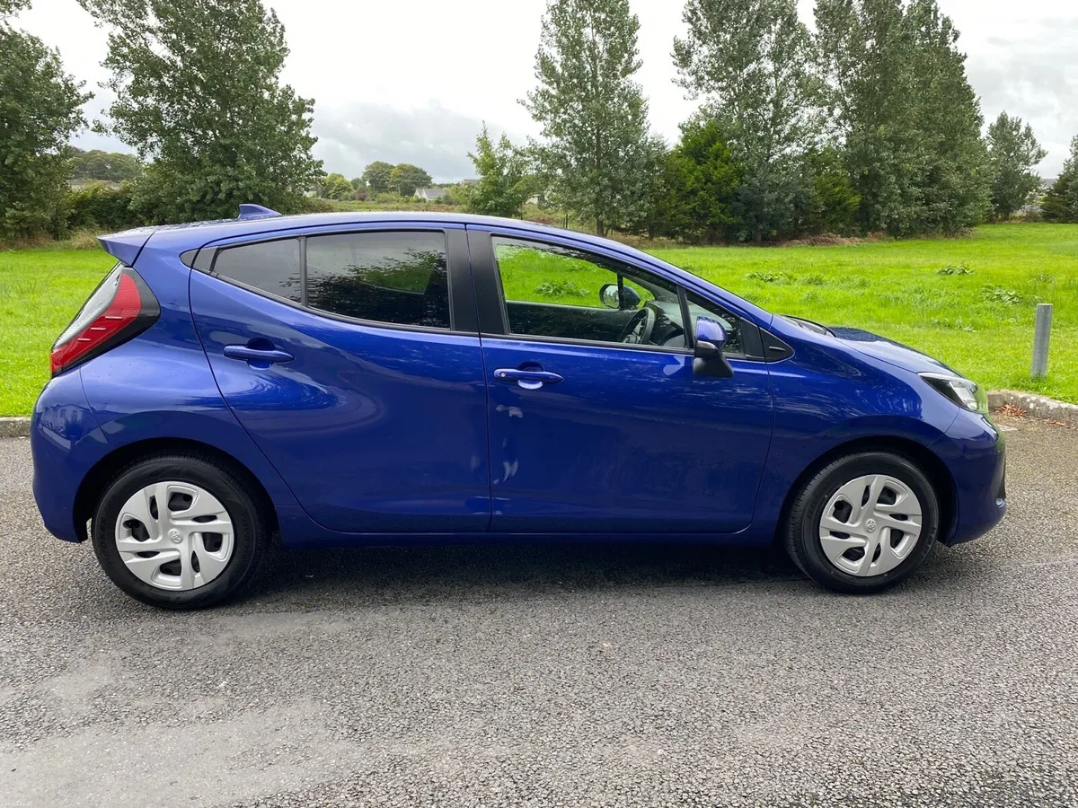 TOYOTA AQUA - Image 4