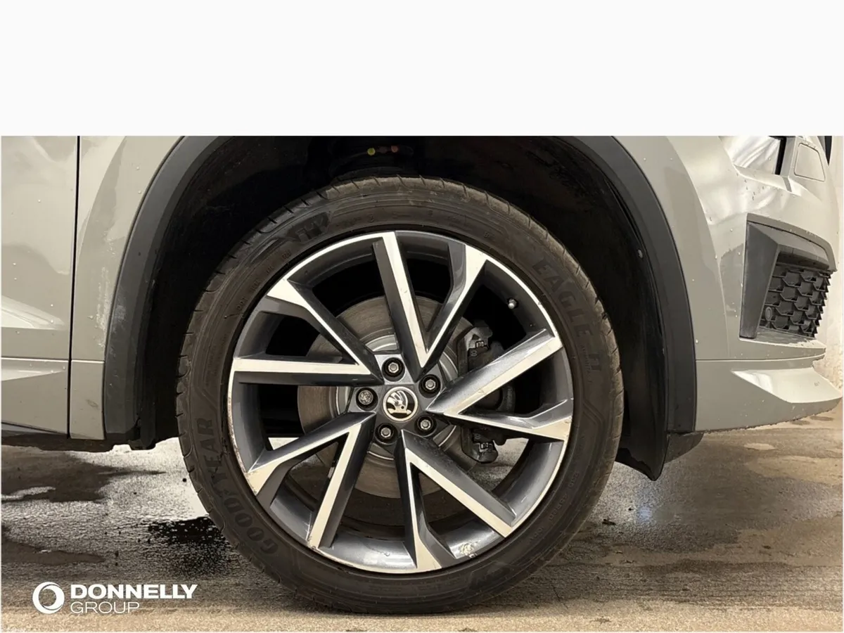 Skoda KODIAQ 2.0 TDI 200 Sport Line 4x4 5dr DSG [7 - Image 5