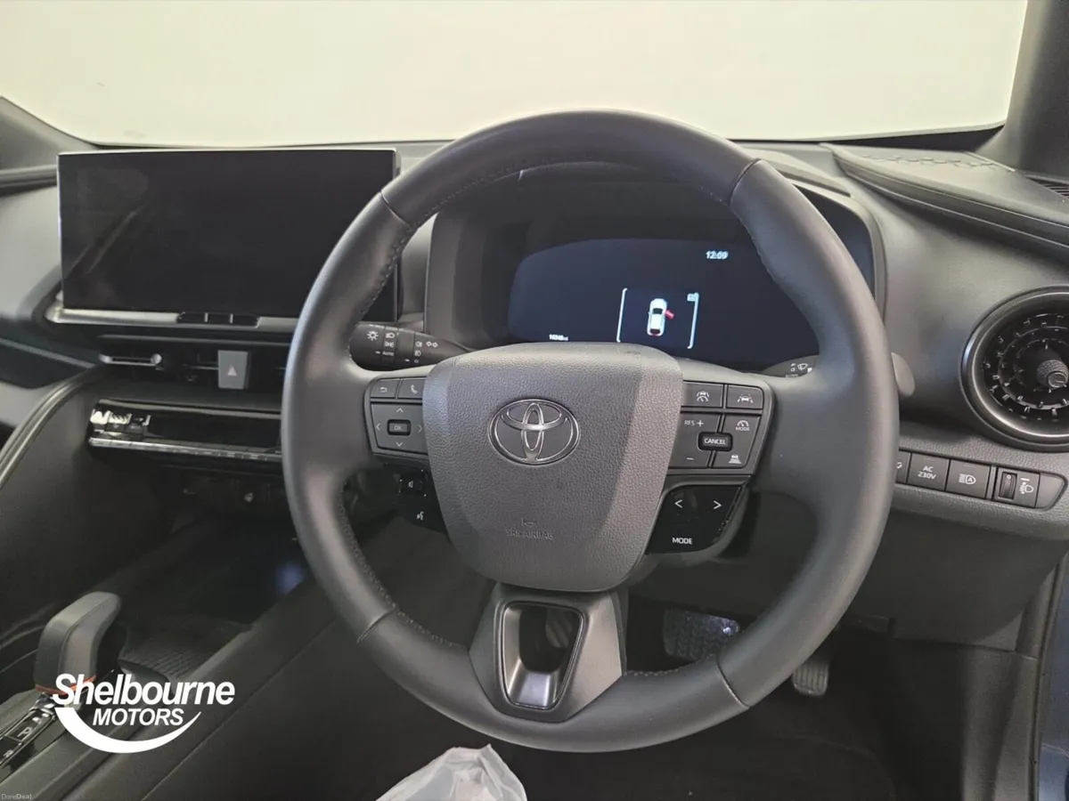 Toyota C-HR 2.0 PHEV Design 5dr CVT - Image 4