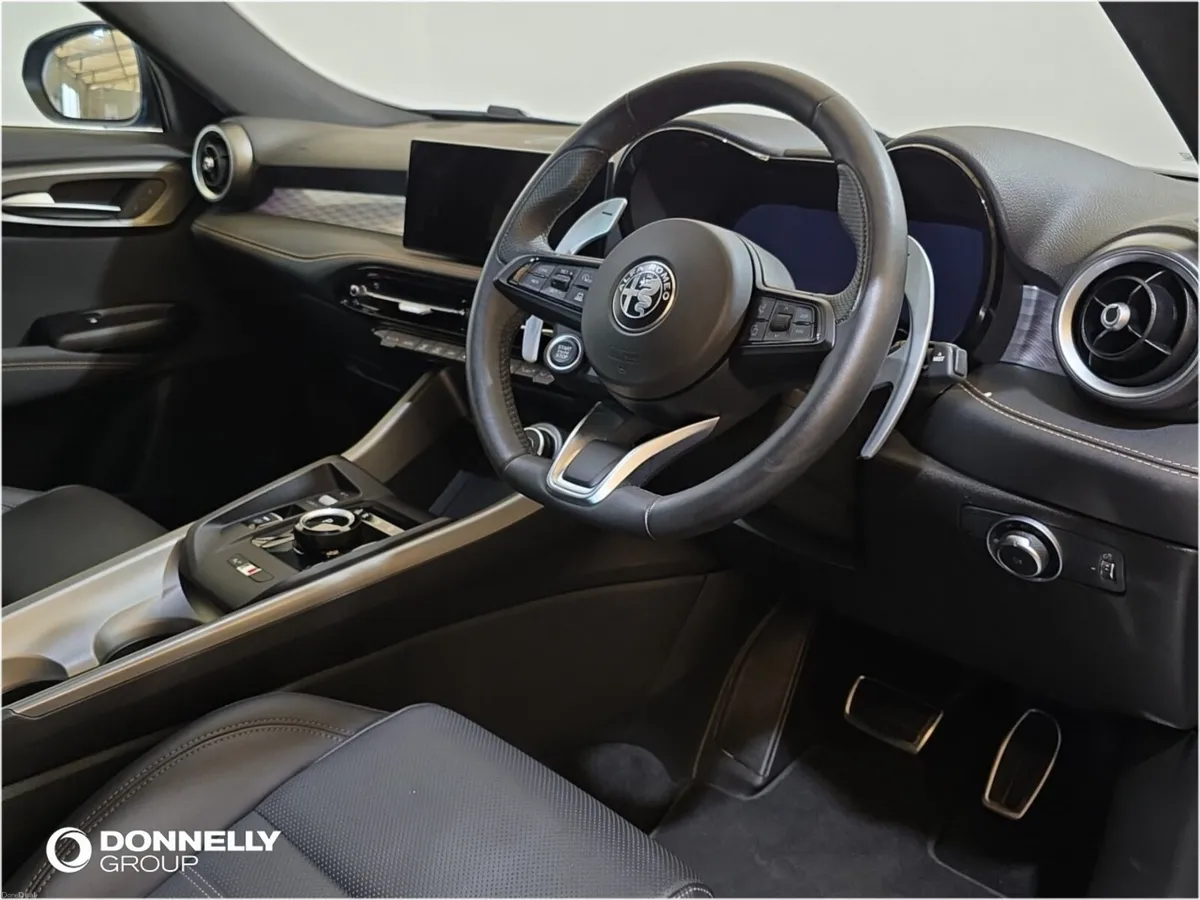 Alfa Romeo Tonale Hatchback Veloce - Image 4