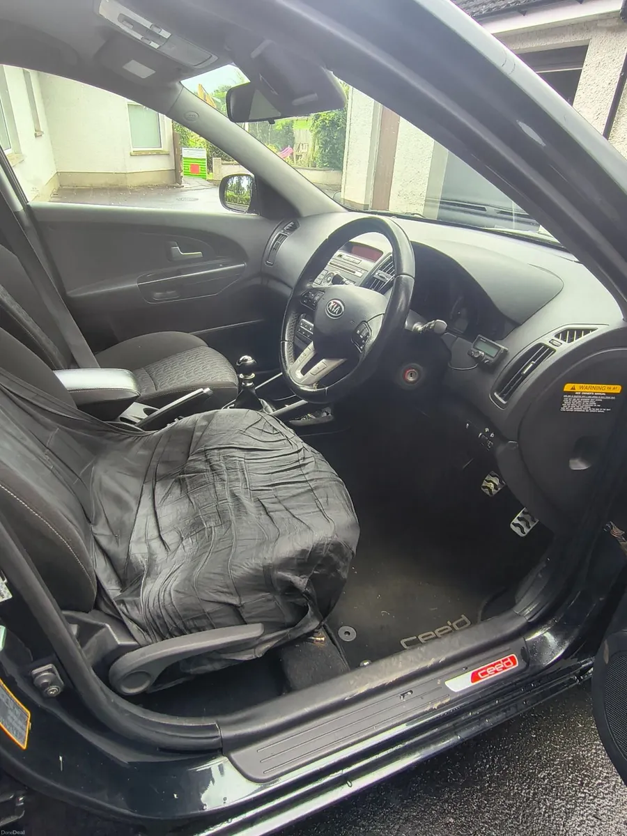Kia Ceed 2010 - Image 2