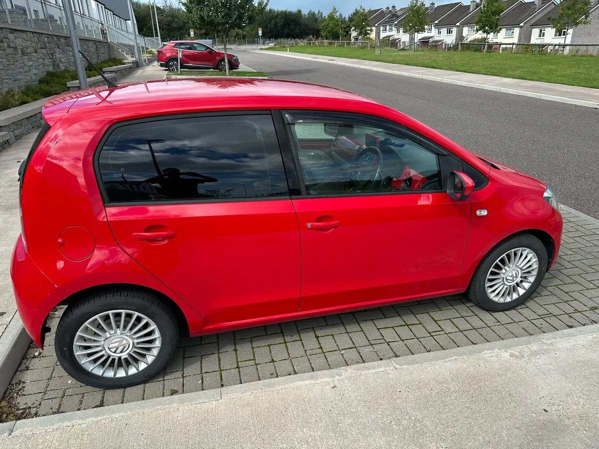 Volkswagen UP - Image 2