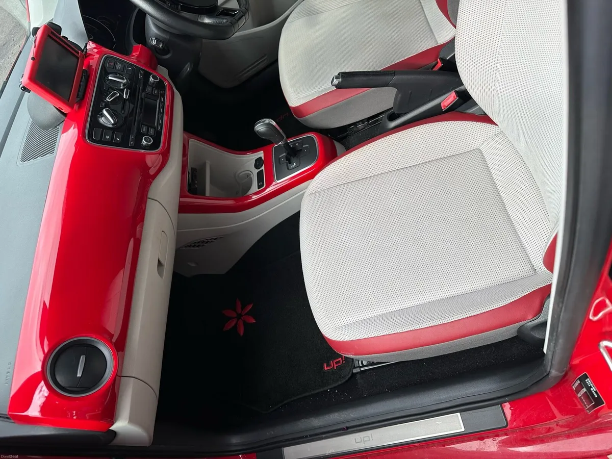 Volkswagen UP - Image 5