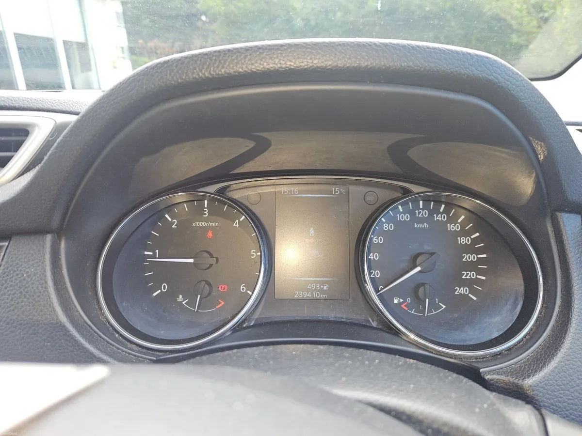 Nissan Qashqai 2015 - Image 3