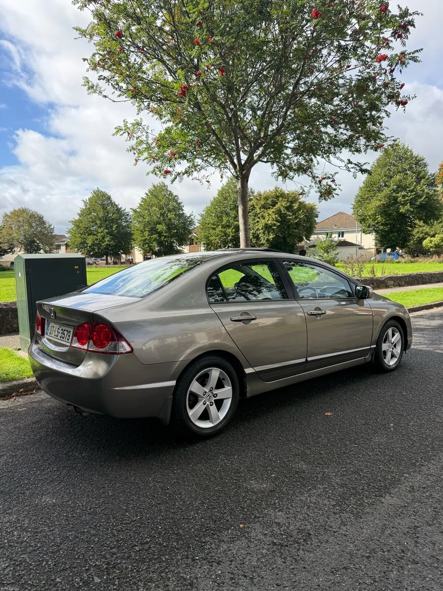 HONDA CIVIC i-VTEC  NCT 09/27 - Image 2