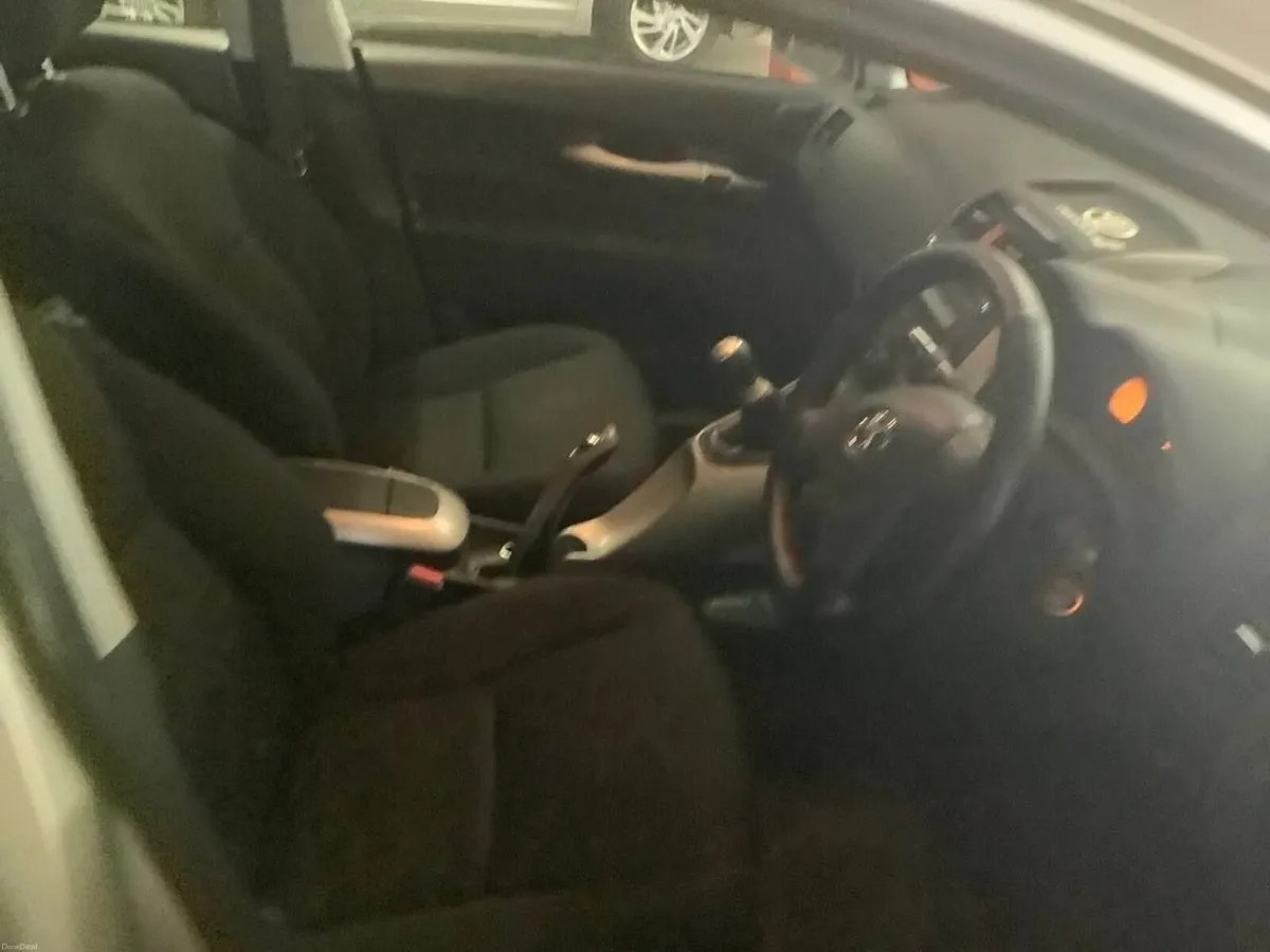 Toyota Auris 2007 - Image 3