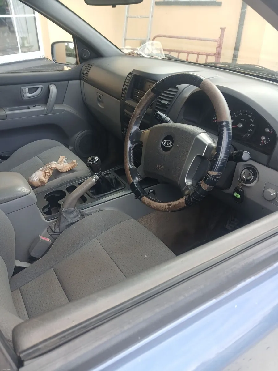 Kia Sorento 2006 - Image 2