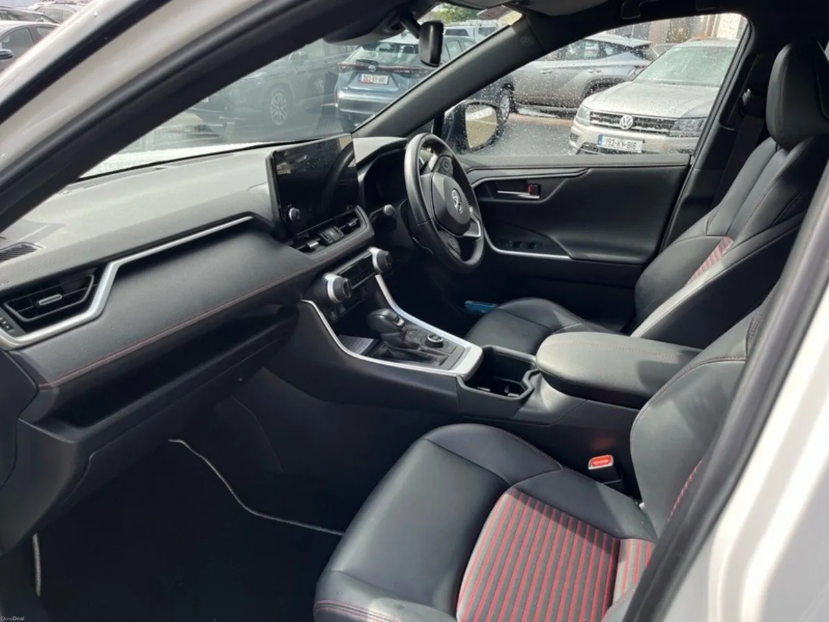 Toyota RAV4 RAV4 PLUG-IN HYBRID SPORT - Image 6