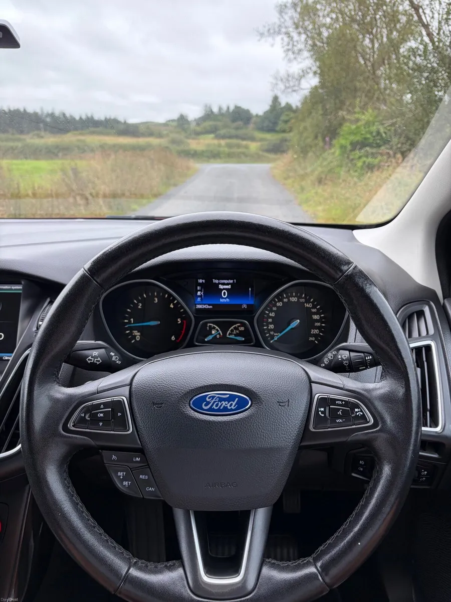Ford Focus 2016 - Titanium Trim - Image 5