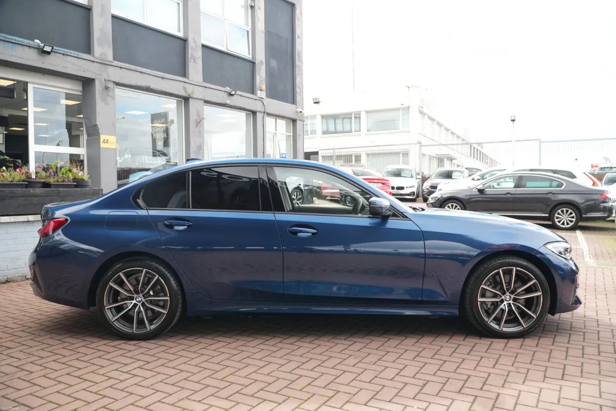 BMW 3-Series 2021 - Image 3