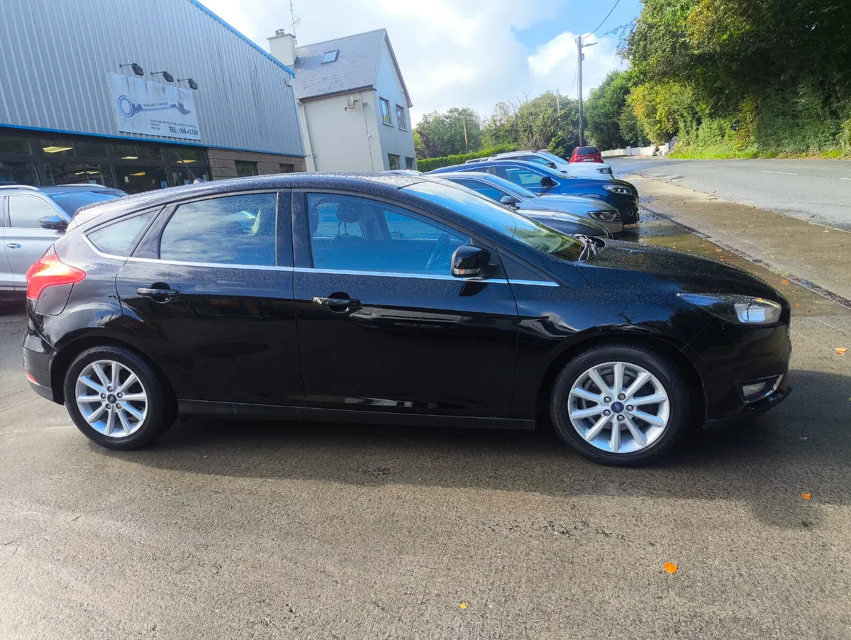 Ford Focus 2018 titanium - Image 1