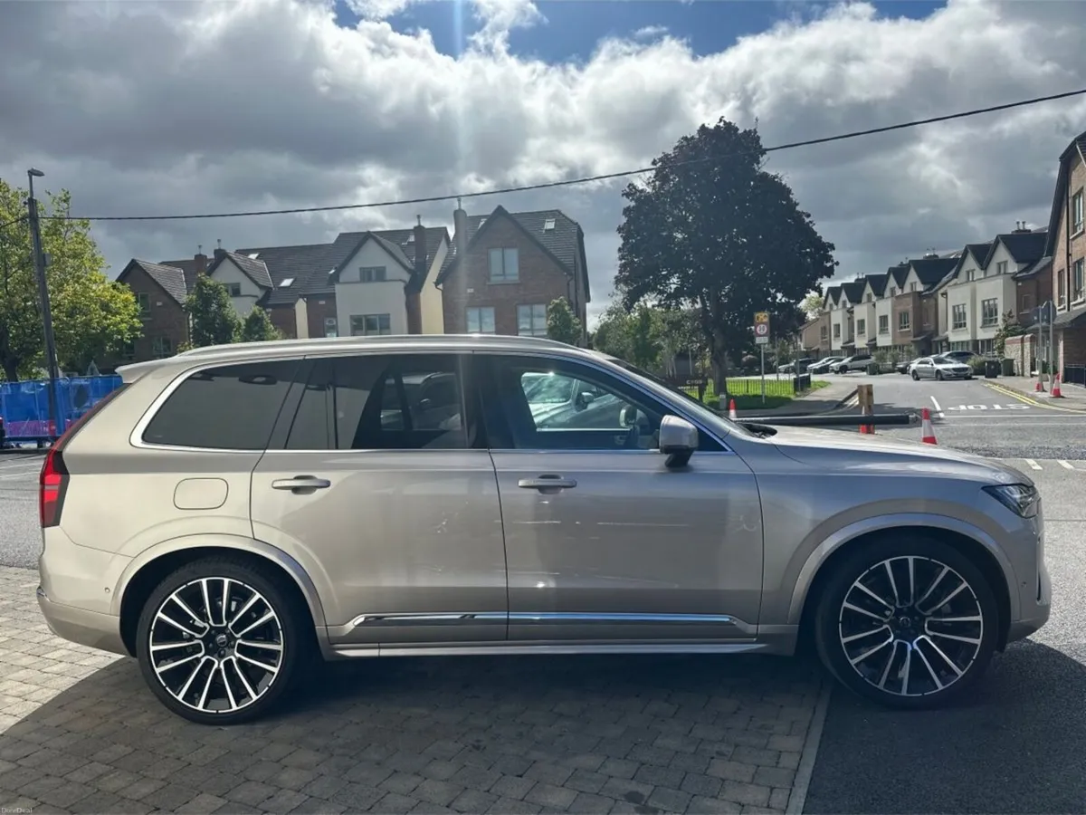 Volvo XC90 T8 ULTRA 4WD Bright, HUD , Upgraded all - Image 4