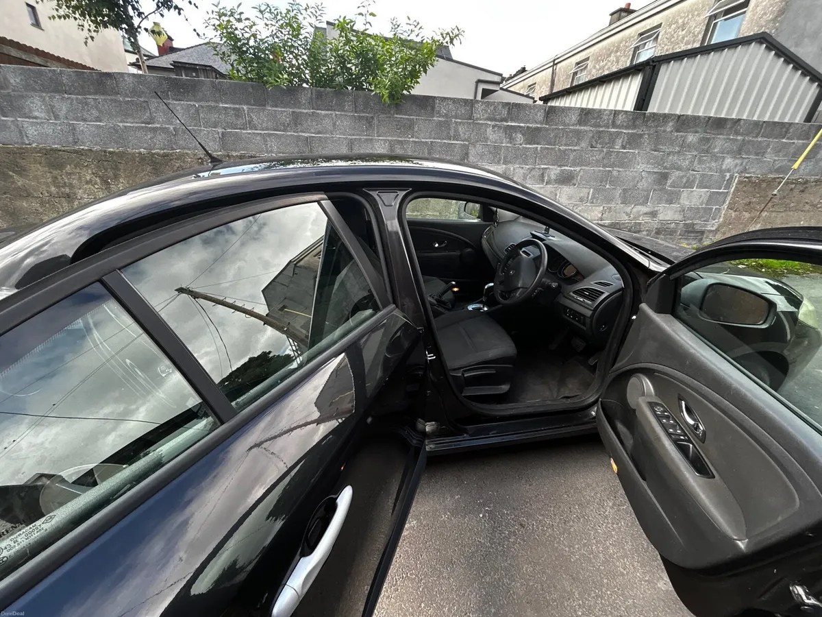 Renault Fluence 2012 - Image 6