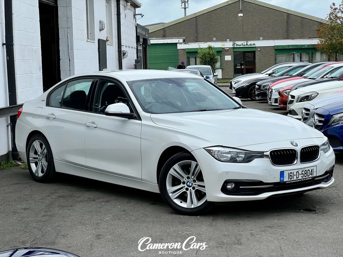 BMW 330e PREMIUM ALPINE WHITE - Image 2