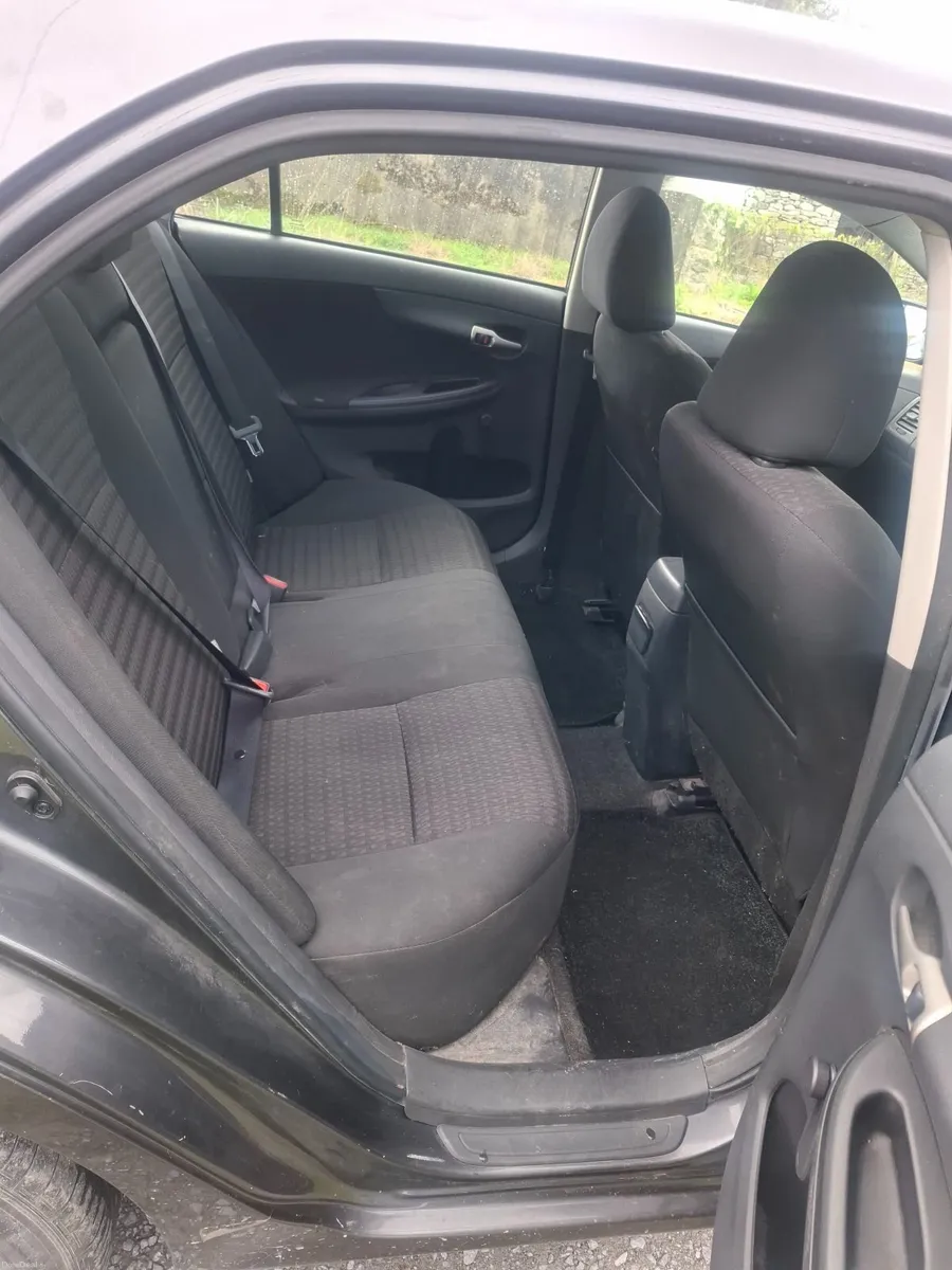 Toyota Corolla 2010 - Image 2