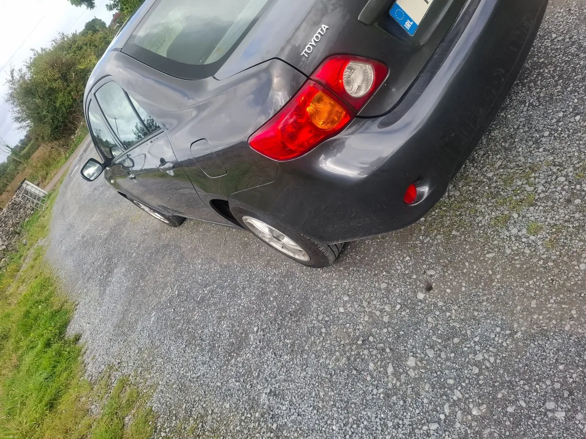 Toyota Corolla 2010 - Image 5